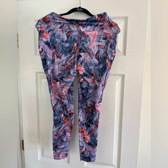 EUC Lululemon Base Pace High Rise Tight 25” Atmospheric Purple Multi print - Picture 6 of 6